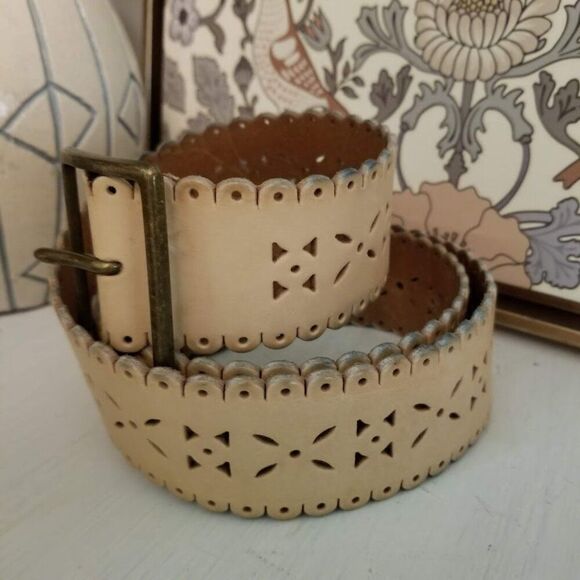 GAP Khaki Tan Leather Wide Waist Belt, Size Medium, Scallop Edge - Picture 2 of 12